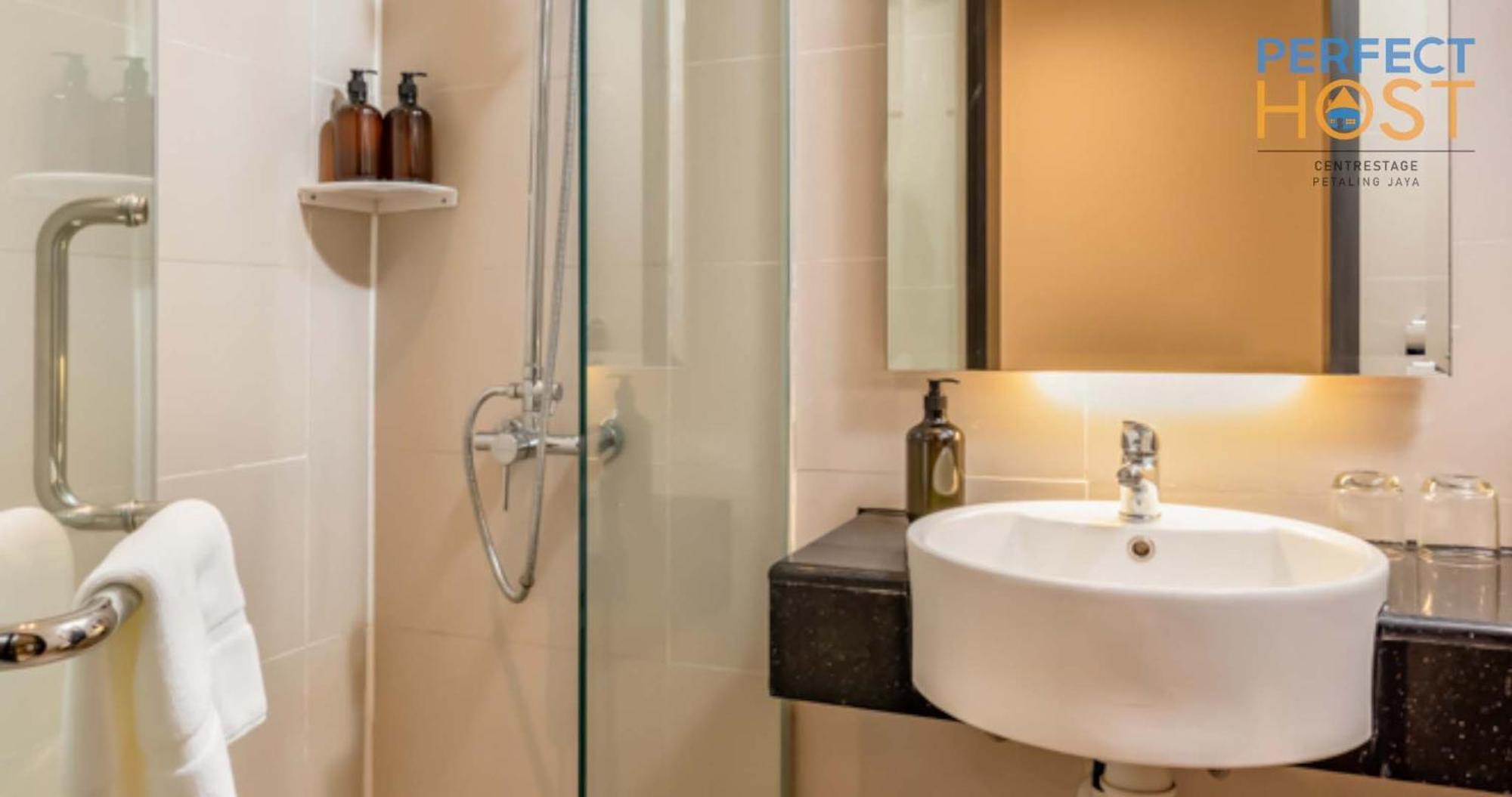Hotel Centrestage Petaling Jaya By Perfect Host Exteriér fotografie Bathroom